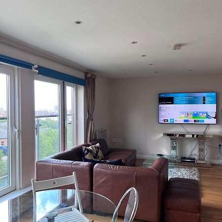 Great City Centre Getaway Apartment 2 Bed Near The Beach And Shopping Area スウォンジー エクステリア 写真