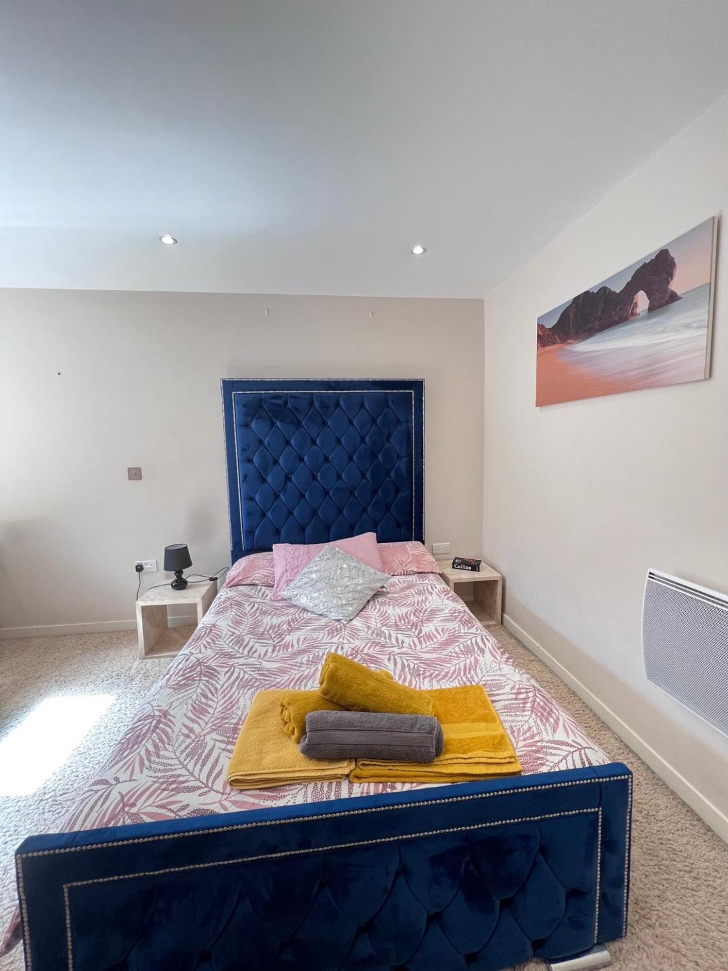 Great City Centre Getaway Apartment 2 Bed Near The Beach And Shopping Area スウォンジー エクステリア 写真