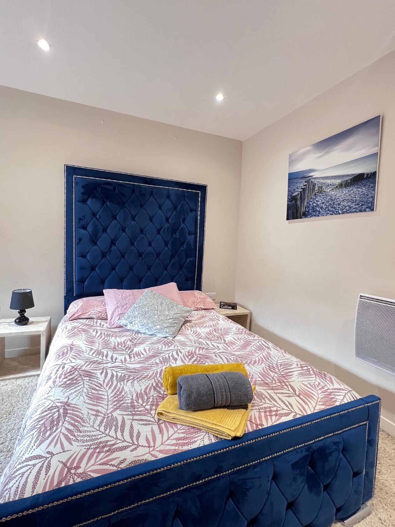 Great City Centre Getaway Apartment 2 Bed Near The Beach And Shopping Area スウォンジー エクステリア 写真